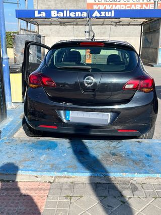 Opel Astra 2012