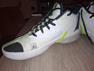 Zapatillas Jordan Zoom - Blancas y Negras