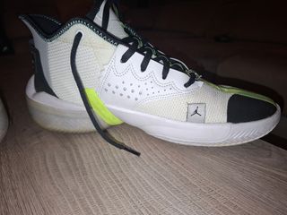 Zapatillas Jordan Zoom - Blancas y Negras