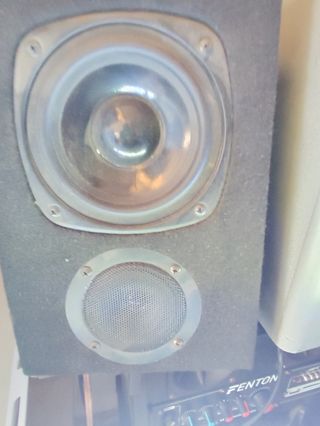 Altavoces blancos alta fidelidad