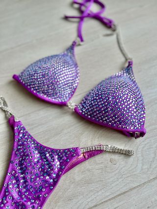 Bikini fitness morado competición