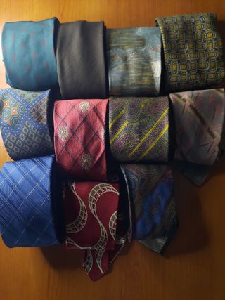 11 Cravatte Seta - Colori e brand assortiti