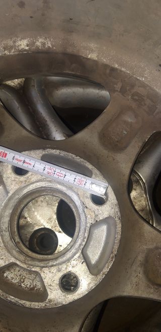 4 Llantas Aluminio 14" usadas de ford