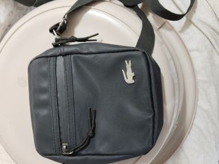 Bandolera Lacoste negra