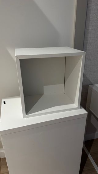 2 Estanterías EKET blancas de Ikea sin estrenar