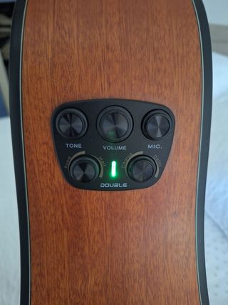 Guitarra Takamine electroacústica