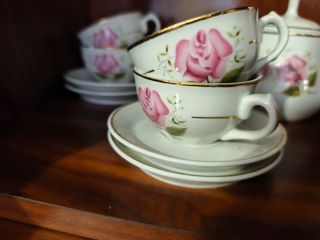 Juego café porcelana rosa con filo de oro...