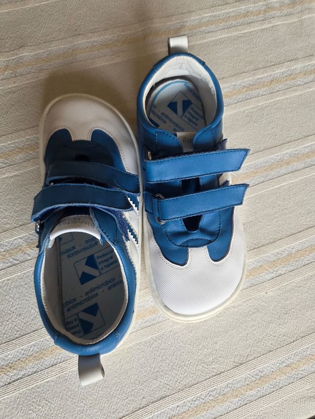 Zapatos Bebé Piel - Talla 33 Blanditos