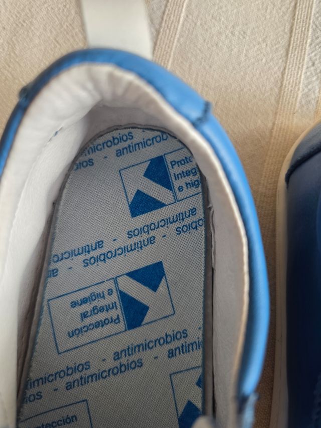 Zapatos Bebé Piel - Talla 33 Blanditos