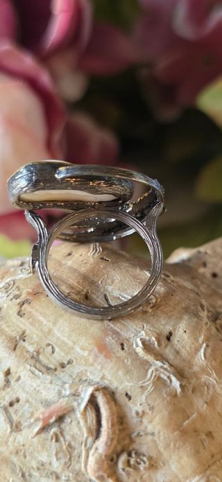 Anillo joya de autor .perla barroca 