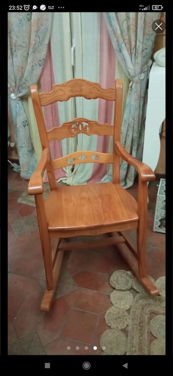 Sedia a dondolo in legno