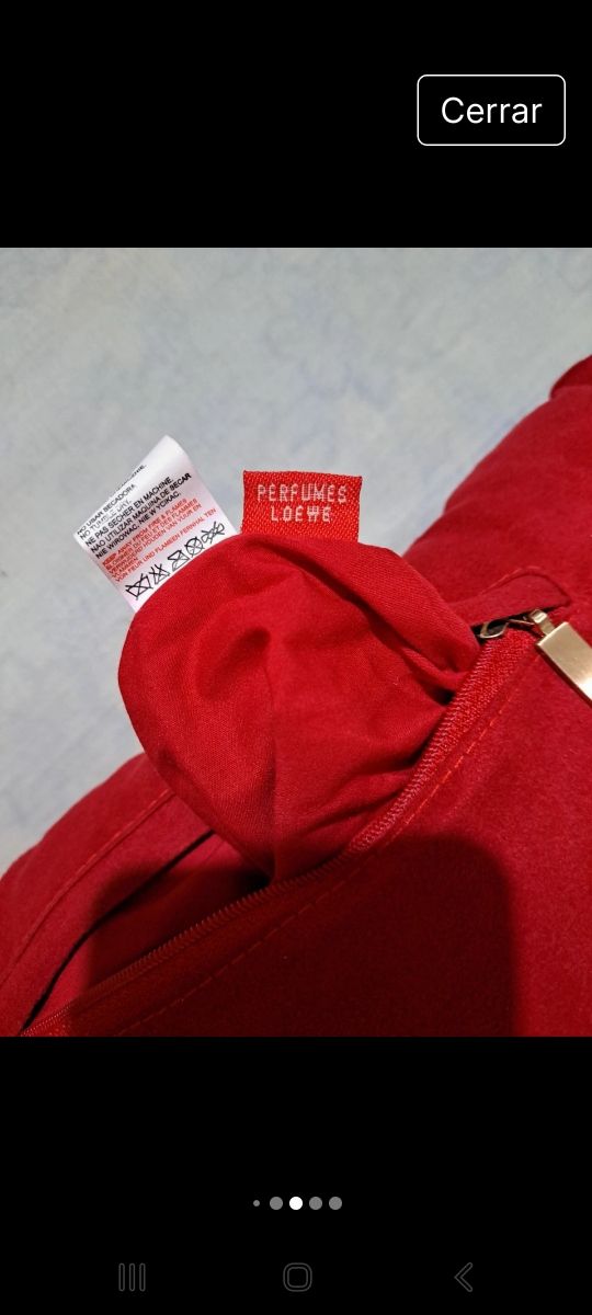 Cojín Loewe rojo pequeño