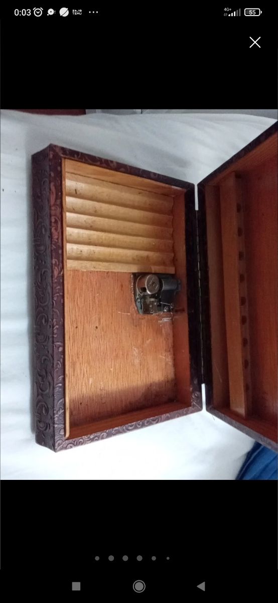 Scatola musicale intagliata