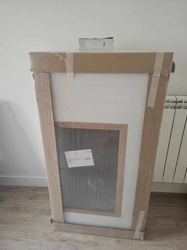 Mueble vitrina salón de HABITARE blanco y madera