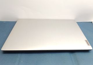 Lenovo Ideapad 3 AMD 3020e 8GB / 256GB W11