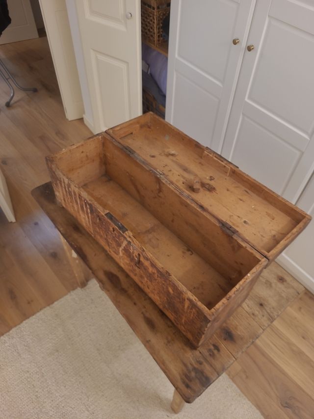 Baúl antiguo de madera