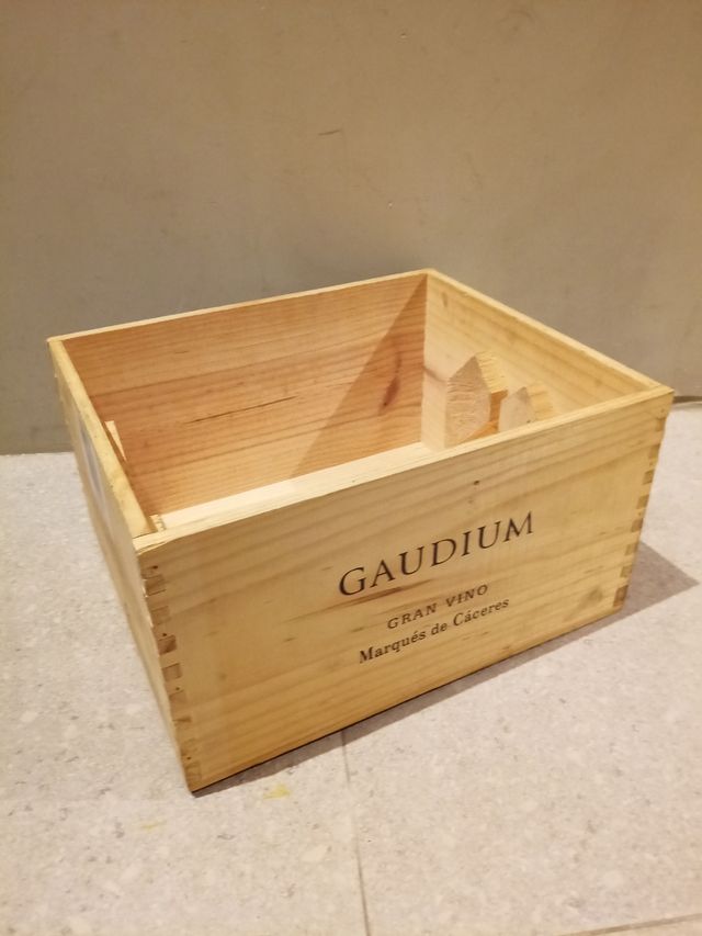 Grande scatola in legno «Gaudium» Vino Marqués Cáceres»