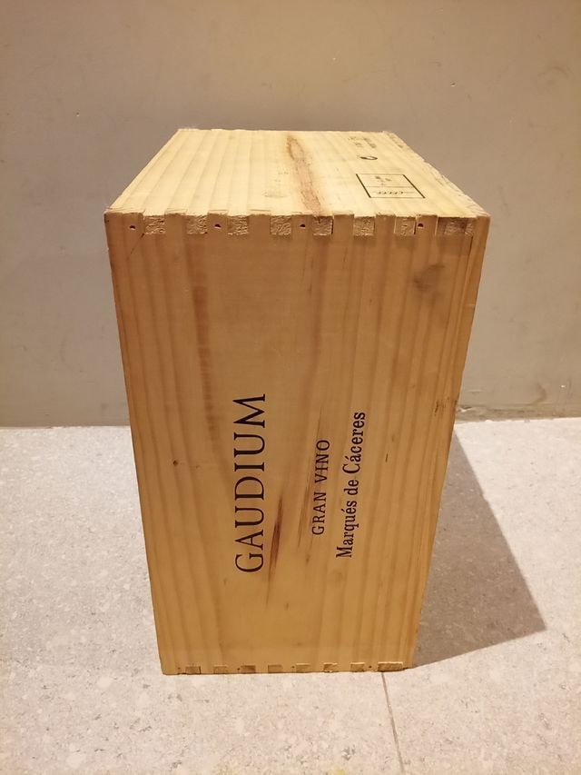 Grande scatola in legno «Gaudium» Vino Marqués Cáceres»