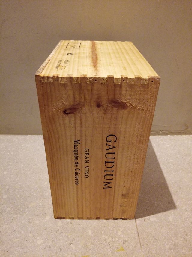Grande scatola in legno «Gaudium» Vino Marqués Cáceres»