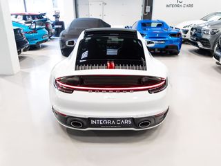 Porsche 911 Carrera 4S 