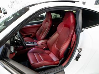 Porsche 911 Carrera 4S 