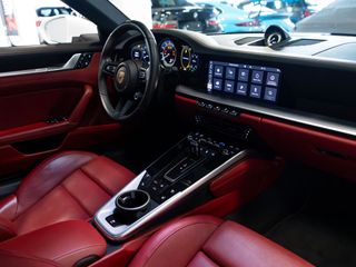 Porsche 911 Carrera 4S 