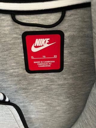 Sudadera Nike Sportswear Tech Fleece gris