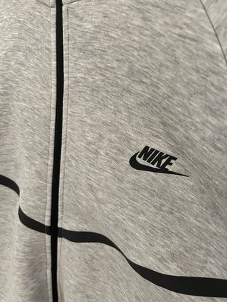 Sudadera Nike Sportswear Tech Fleece gris