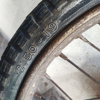 Ruota moto vintage 125. 