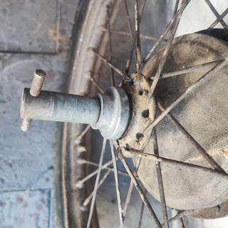 Ruota moto vintage 125. 