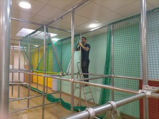 Instalación y mantenimiento de parques infantiles