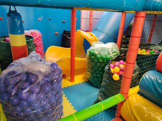 Instalación y mantenimiento de parques infantiles