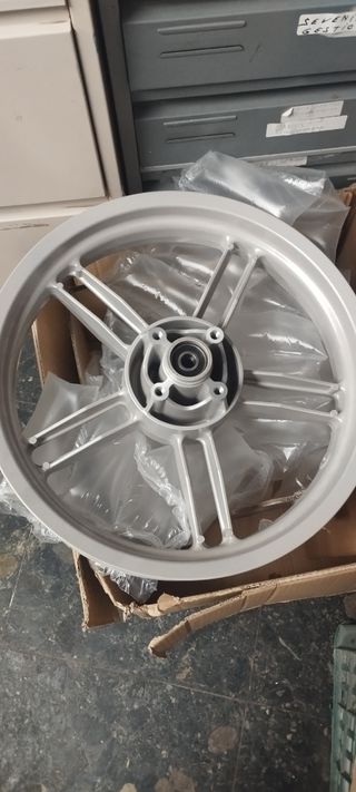 Llanta Yamaha TZR 80 original nueva