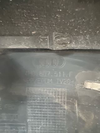 Parachoques trasero Audi A8 negro