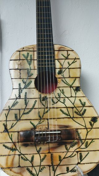 Guitarra artesanal única