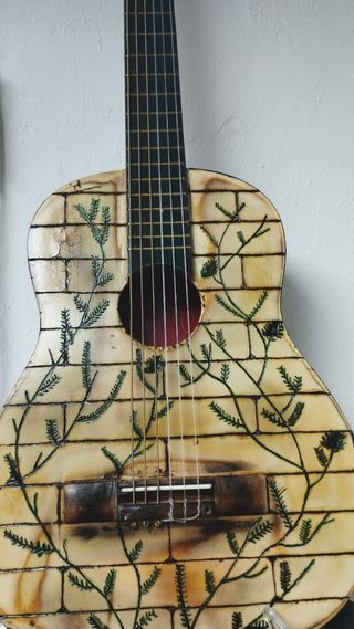 Guitarra artesanal única