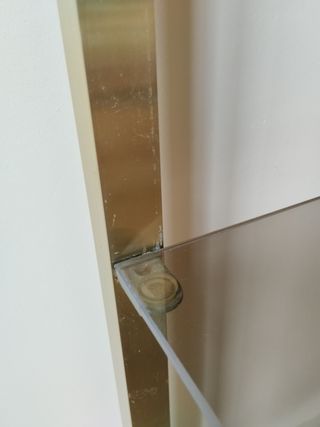 Estantería vintage dorada