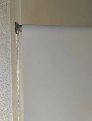 Estor blanco traslúcido