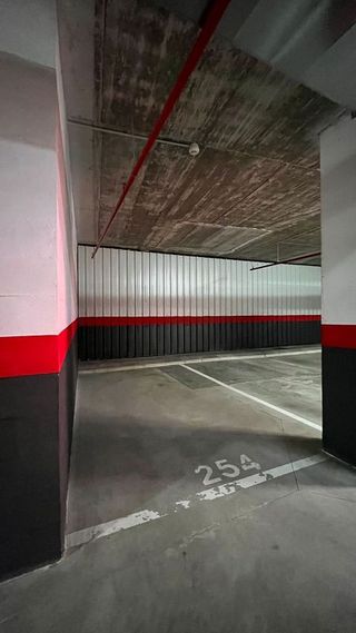 Garaje en venta en Puerto de la Torre - Atabal en Málaga