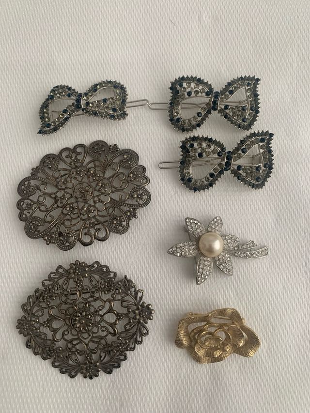 Broches acero pedreria - dorados y plateados