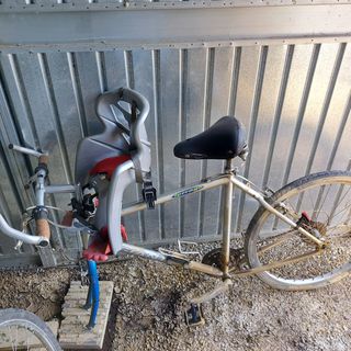 Mountain bike da riparare