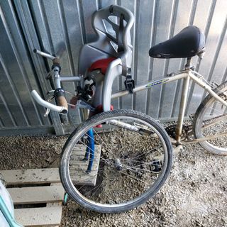 Mountain bike da riparare