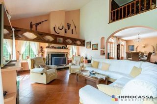 Chalet en venta en Gines