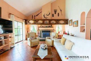 Chalet en venta en Gines