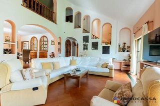 Chalet en venta en Gines