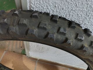 Neumático Enduro 90/90-21