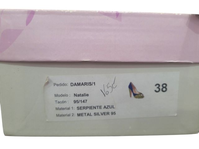 Zapatos plata tacón piel dibujo serpiente