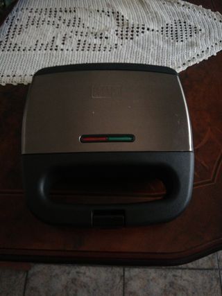 Sandwichera Black+Decker 750W
