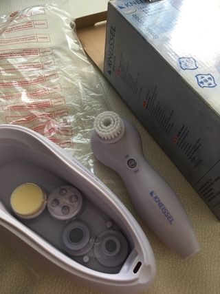 Cepillo facial Kneissel