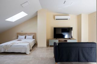 Piso en venta en La Goleta - San Felipe Neri en Málaga